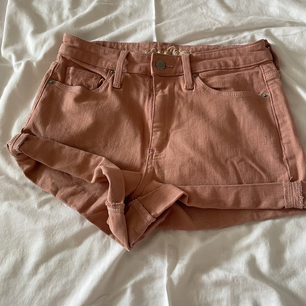 Universal thread shorts